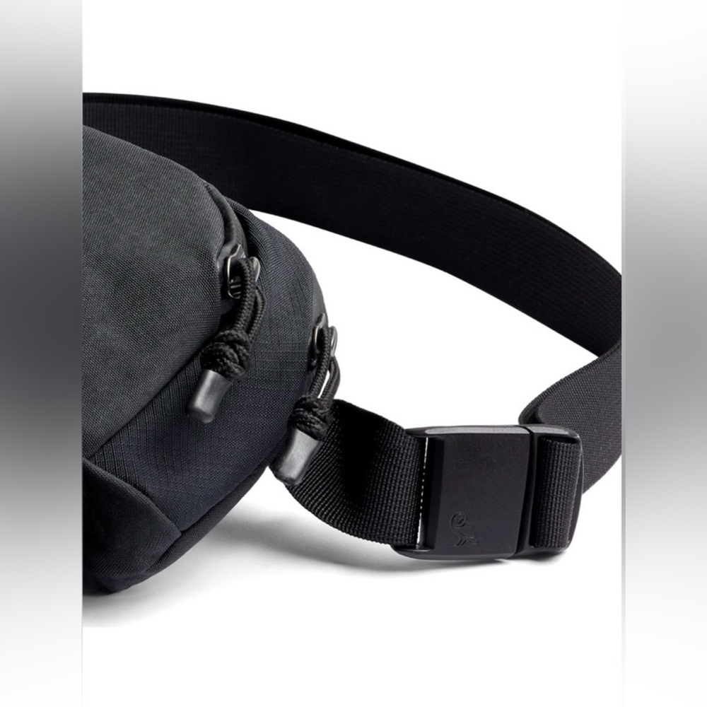 Urban Outfitters Unisex Bellroy Black Belt Bag - Picture 7 of 11